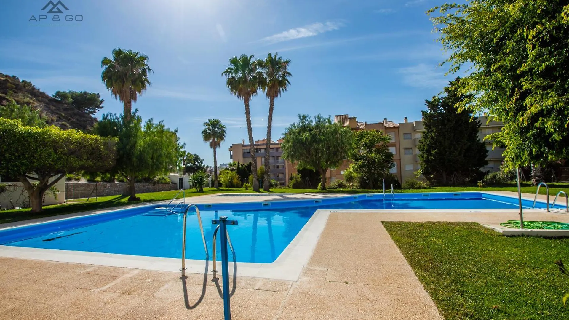 Deluxe Tropicana Rest & Pool Almunecar Apartment